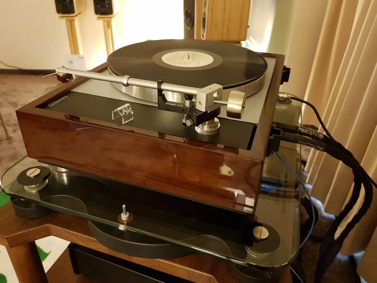 Thorens Audel EsseCiDesign HiFiRacks Portento Audio